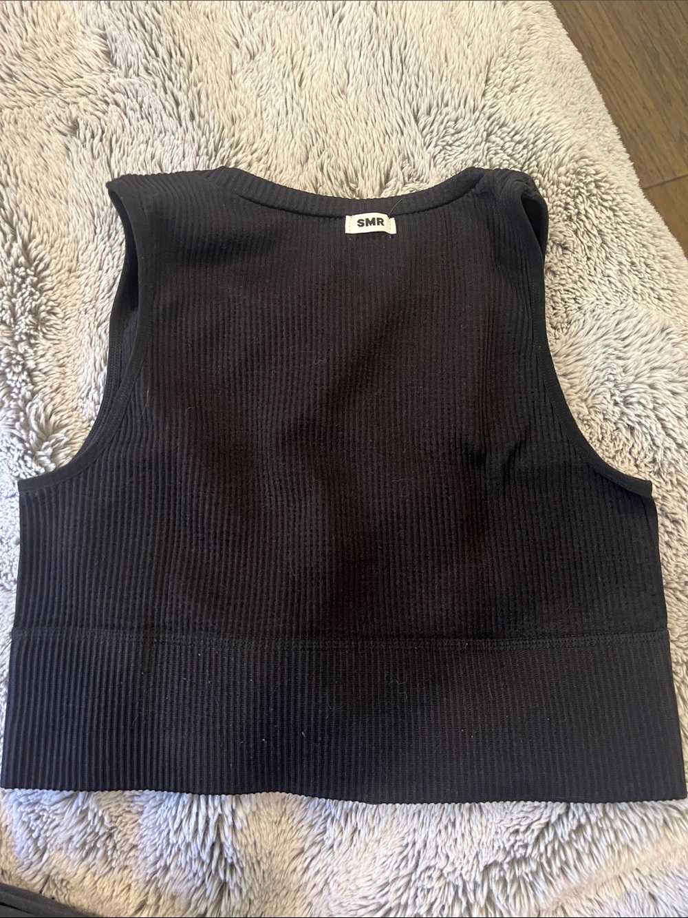 Sommer Ray Black Ribbed Drawstring Crop Tank - Picture 2 of 3